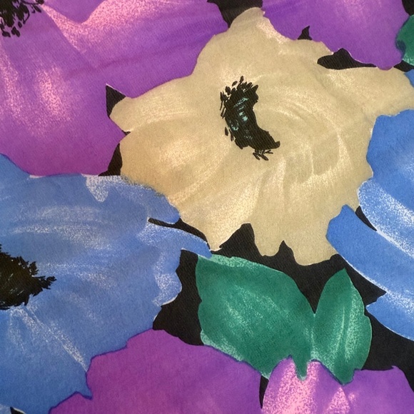 Codello Italy 🇮🇹 Pure Silk Floral Scarf – Hand Rolled Edges - Picture 6 of 10